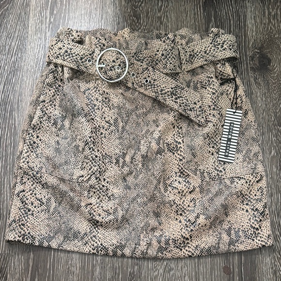 Haute Monde Dresses & Skirts - Stylish Snake Print Skirt